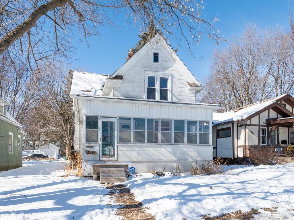 Photo of 2517 Sheridan Avenue N, Minneapolis, MN 55411 (MLS # 7063027)
