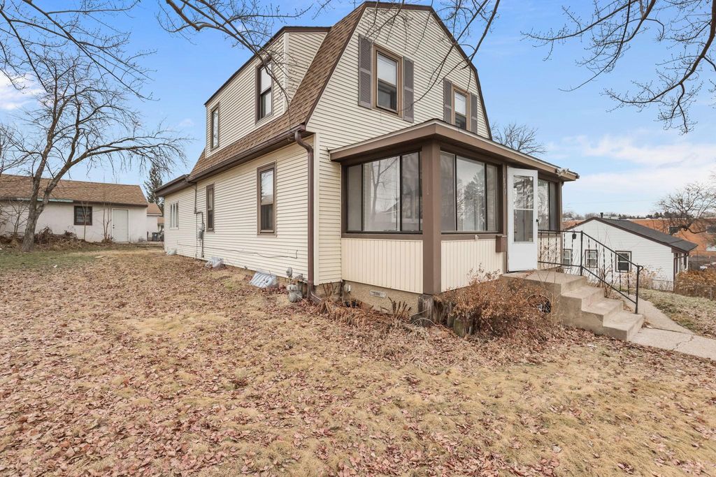 Photo of 1879 Ames Avenue, Saint Paul, MN 55119 (MLS # 7016352)