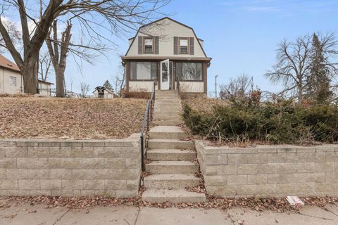 1879 Ames Avenue Saint Paul MN 55119