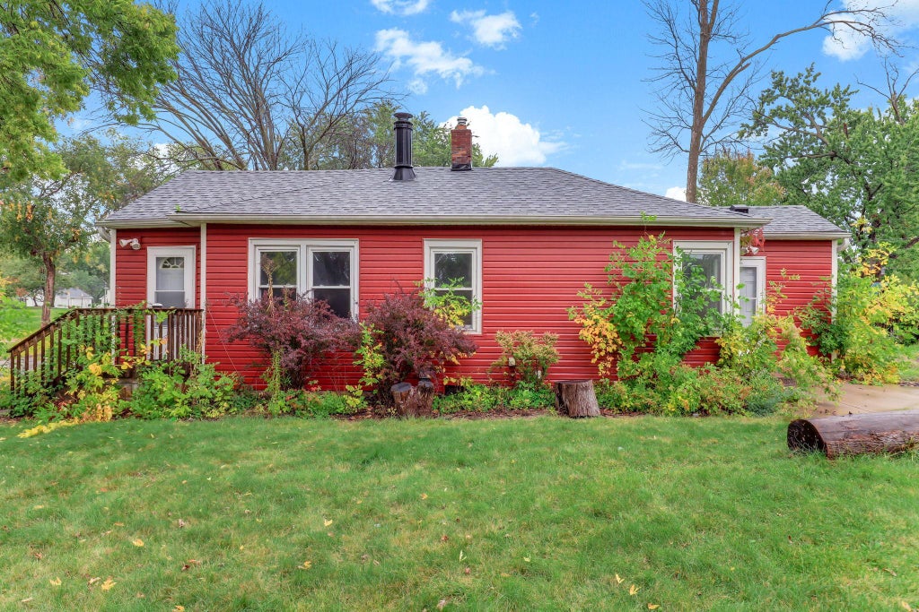 Photo of 2526 2nd Street N, North Saint Paul, MN 55109 (MLS # 7152028)