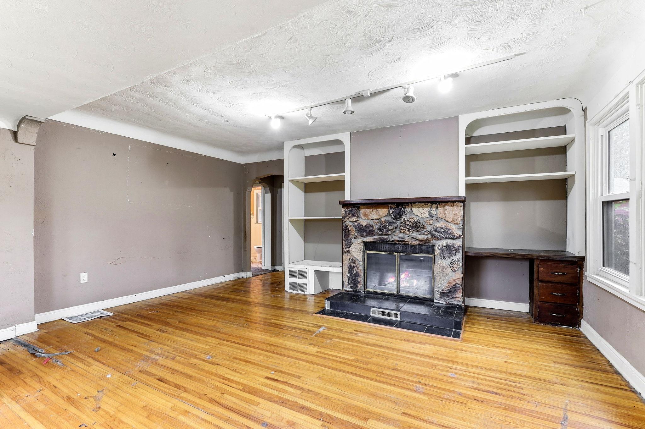 2526 2nd Street N
