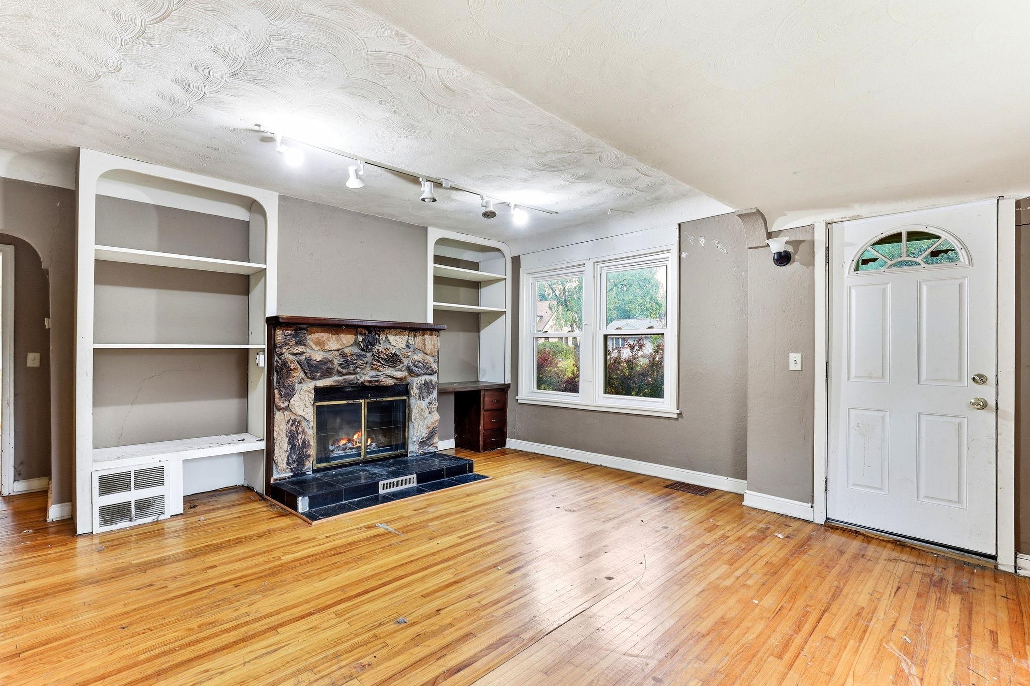 2526 2nd Street N