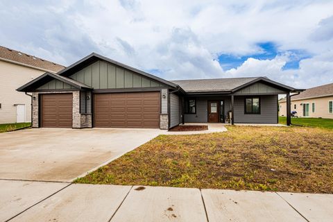 Photo of 4712 Hampton Loop S, Moorhead, MN 56560 (MLS # 7096737)