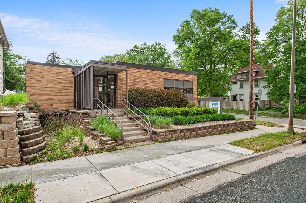 Photo of 711 Smith Avenue S, Saint Paul, MN 55107 (MLS # 7050286)