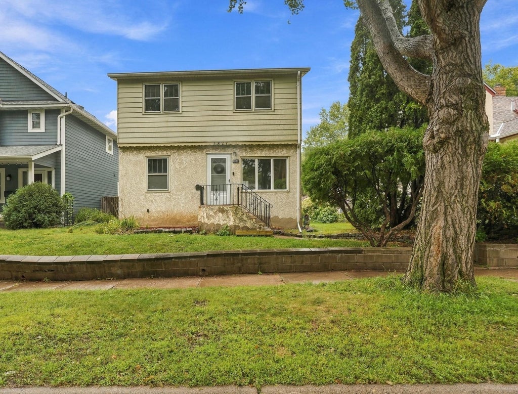 Photo of 1877 Orange Avenue E, Saint Paul, MN 55119 (MLS # 7147155)