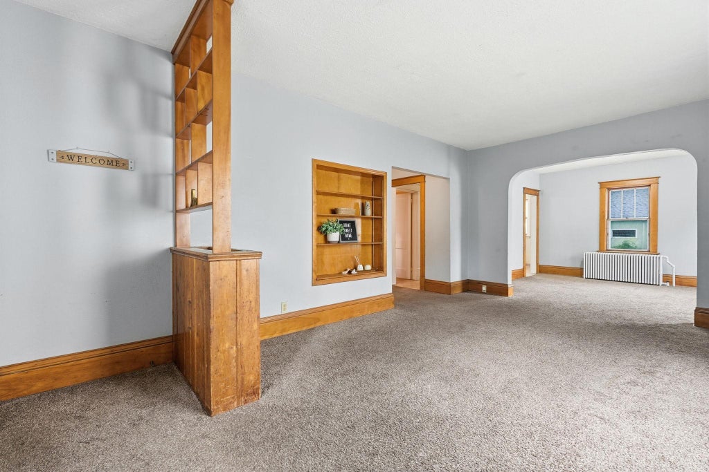 Photo of 1877 Orange Avenue E, Saint Paul, MN 55119 (MLS # 7147155)