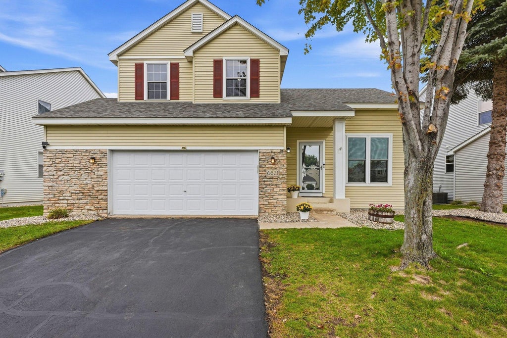 Photo of 6621 Carlisle Curve, Shakopee, MN 55379 (MLS # 7154158)
