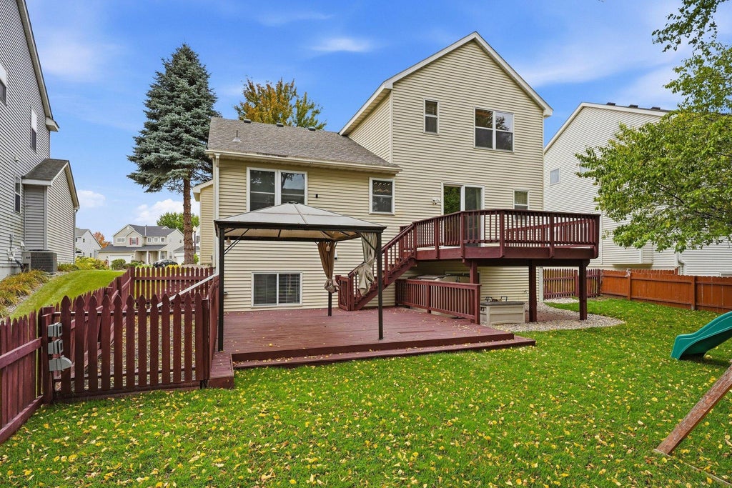 Photo of 6621 Carlisle Curve, Shakopee, MN 55379 (MLS # 7154158)