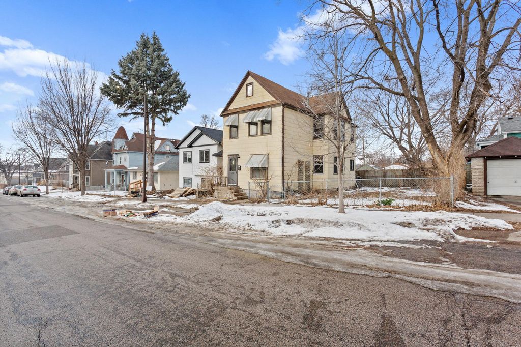 Photo of 687 Sims Avenue, Saint Paul, MN 55106 (MLS # 7016963)
