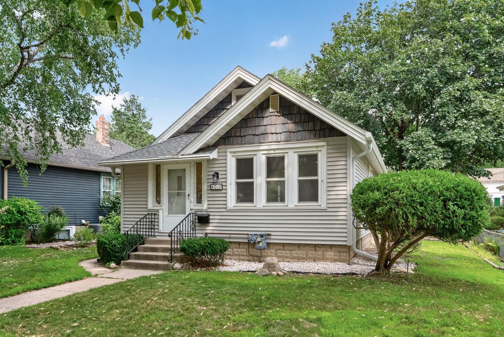 Photo of 4019 19th Avenue S, Minneapolis, MN 55407 (MLS # 7113464)