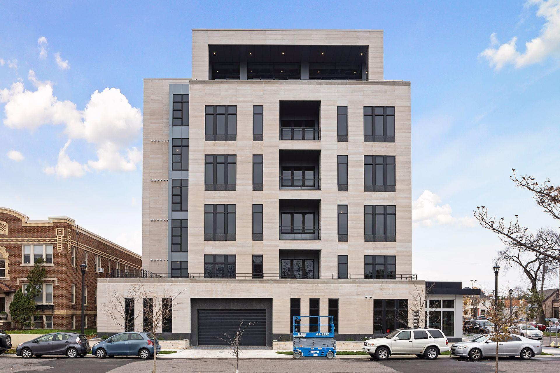 3041 Holmes Avenue S 401
