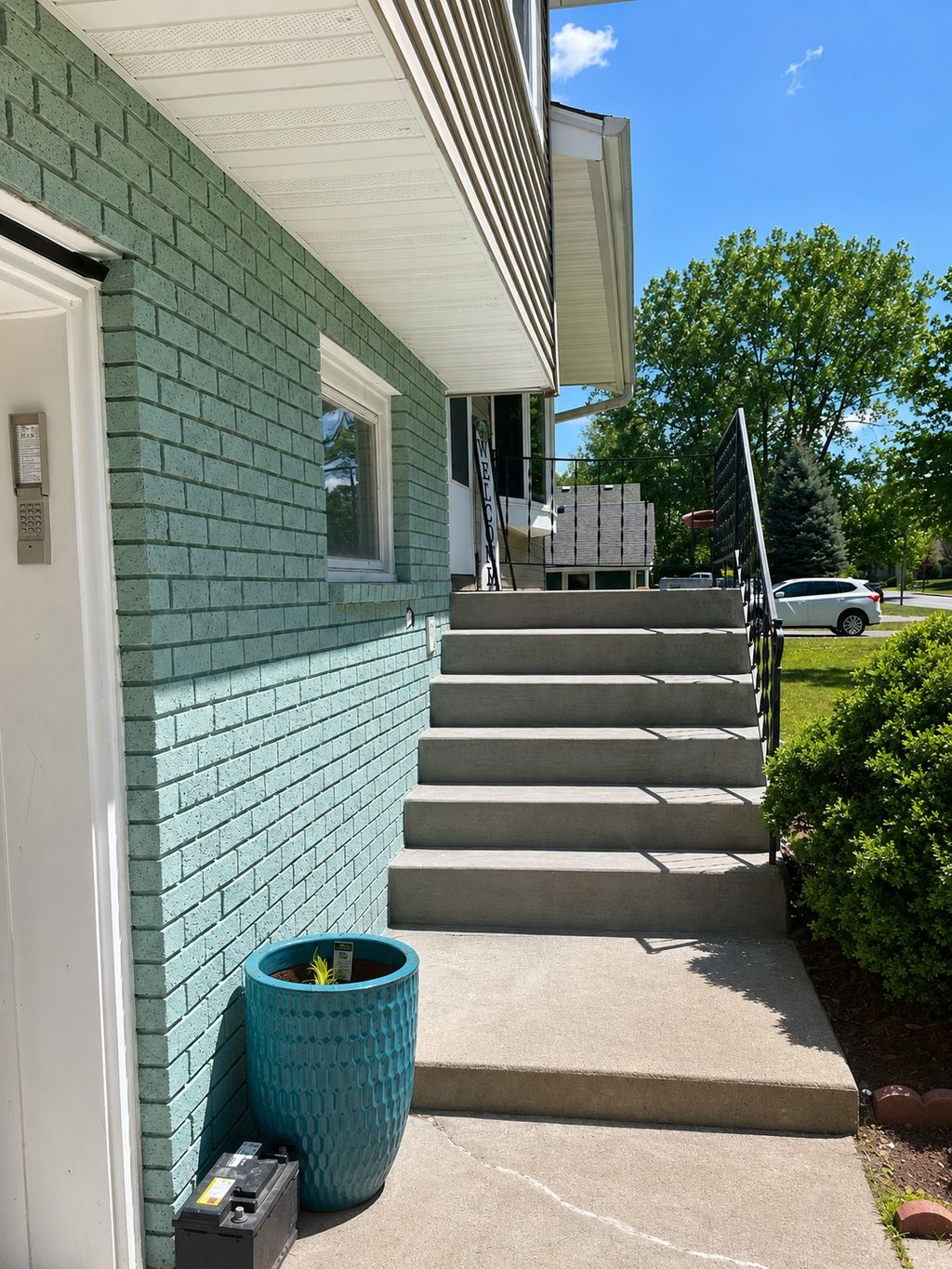 Photo of 787 Berwood Avenue, Vadnais Heights, MN 55127 (MLS # 7079845)