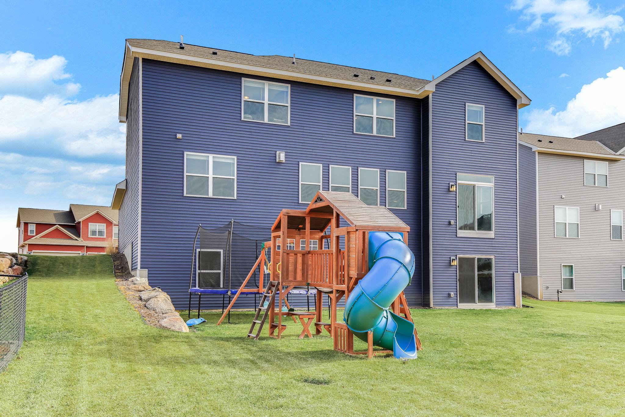 16206 Europa Avenue N