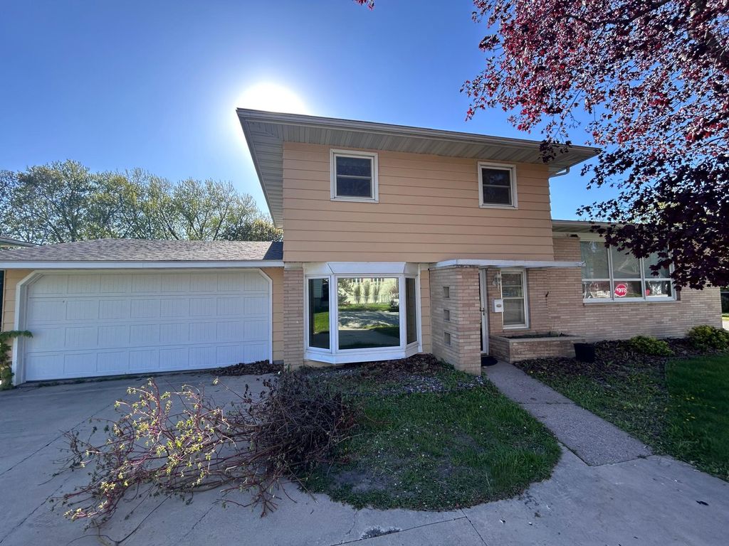 Photo of 420 5th Street SW, Plainview, MN 55964 (MLS # 7070265)