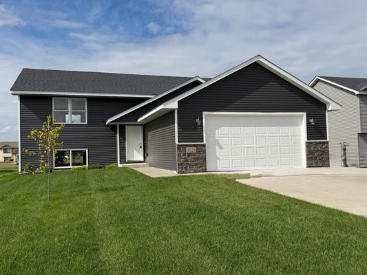 1825 CYPRESS TRL, NEW RICHMOND, WI 54017 - Image 2e6a9166b36eaa639942a9d4e0debe20/1175100988