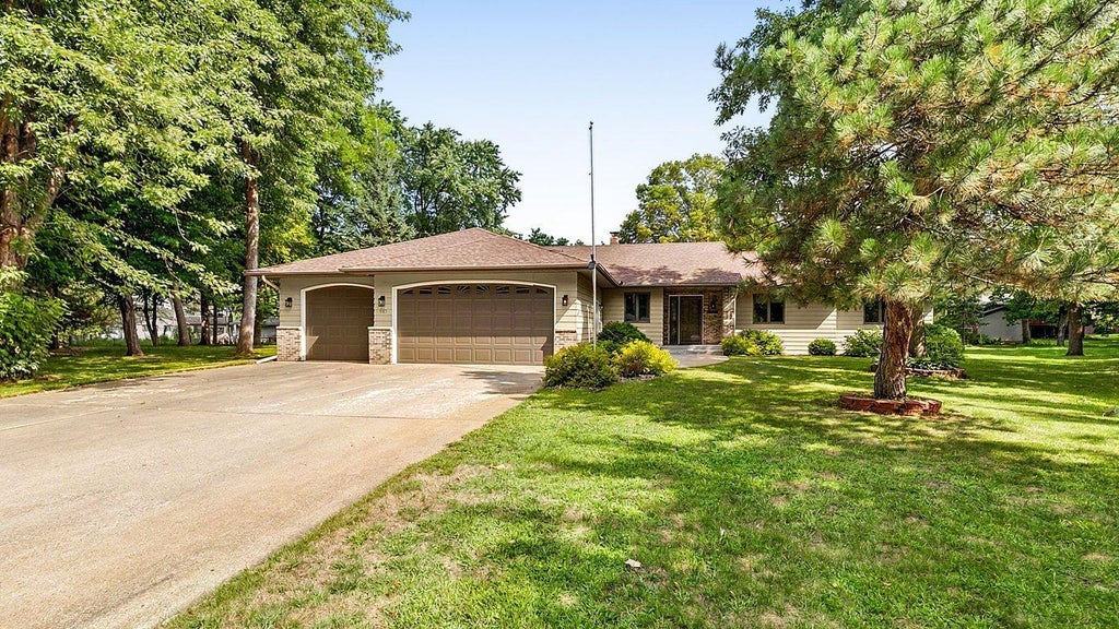 Photo of 985 Juliet Way, Avon, MN 56310 (MLS # 7133728)