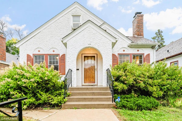 844 WINSLOW AVE, SAINT PAUL, MN 55107 - Image 2e7170c2f241e9e17d21d964d1da65a2/2857575537