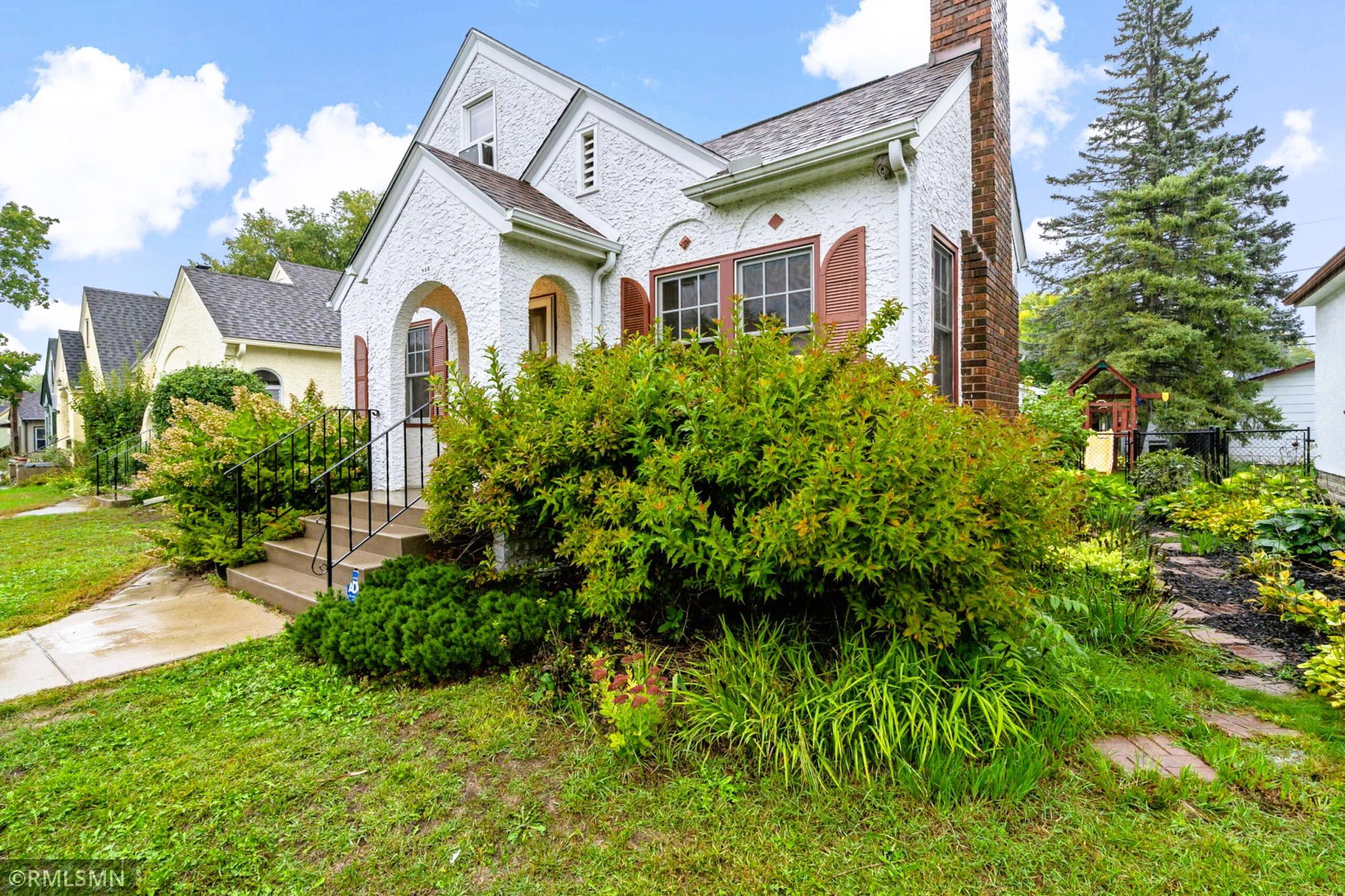 844 Winslow Avenue