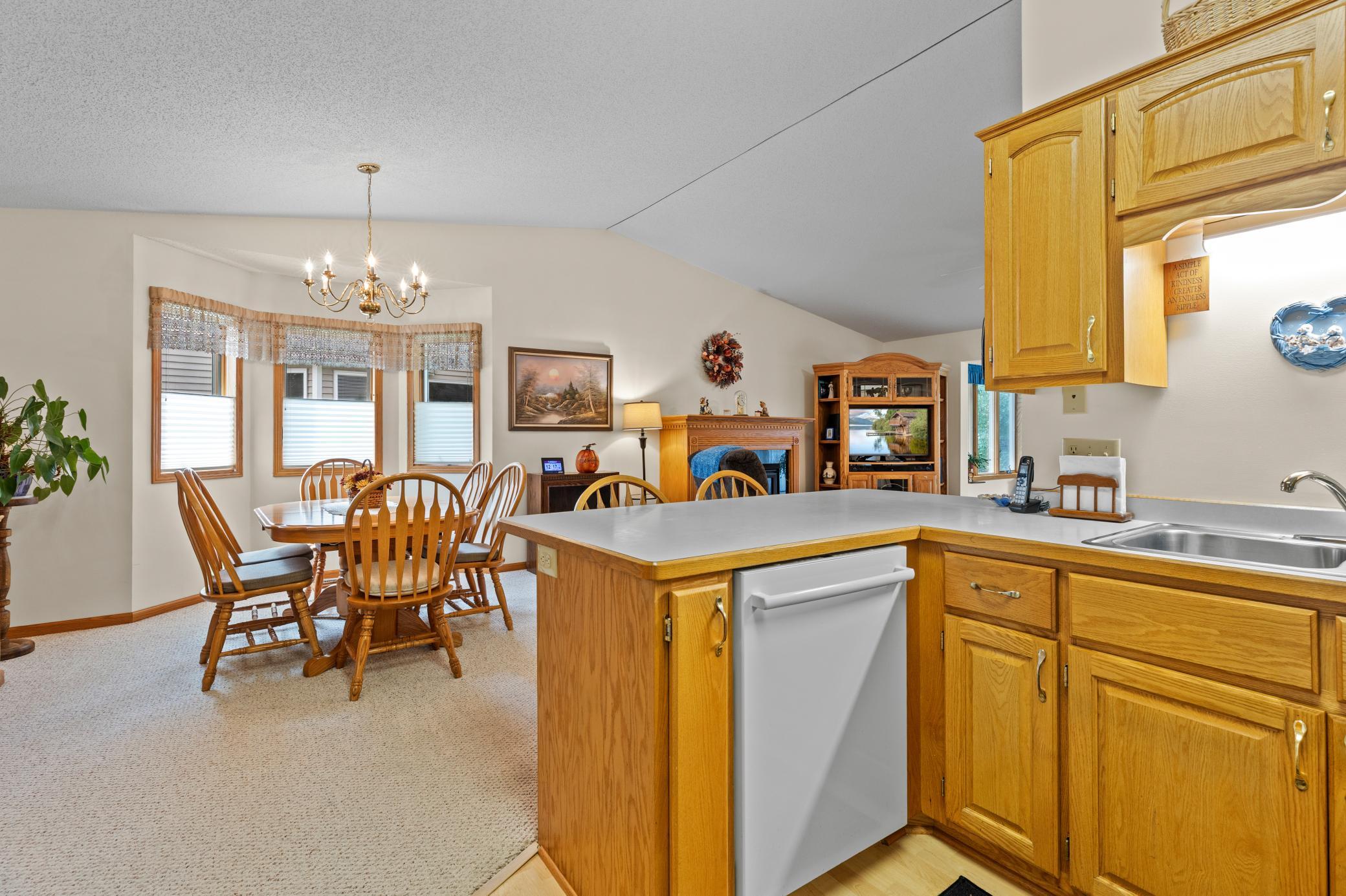 2404 Woodridge Lane