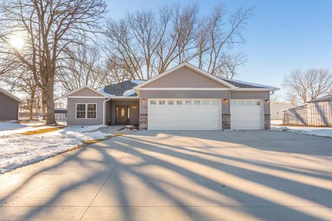 Photo of 2702 Park Avenue NW, Faribault, MN 55021 (MLS # 6816056)