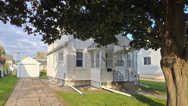 706 8TH ST SW, AUSTIN, MN 55912 - Image 2e7c0e35e4086111db63a014d1bdba2c/509422660