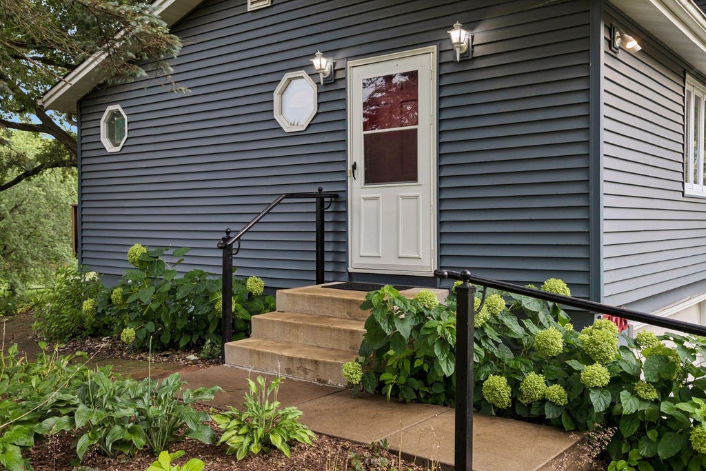 Photo of 18503 Hanus Road, Minnetonka, MN 55345 (MLS # 7127427)
