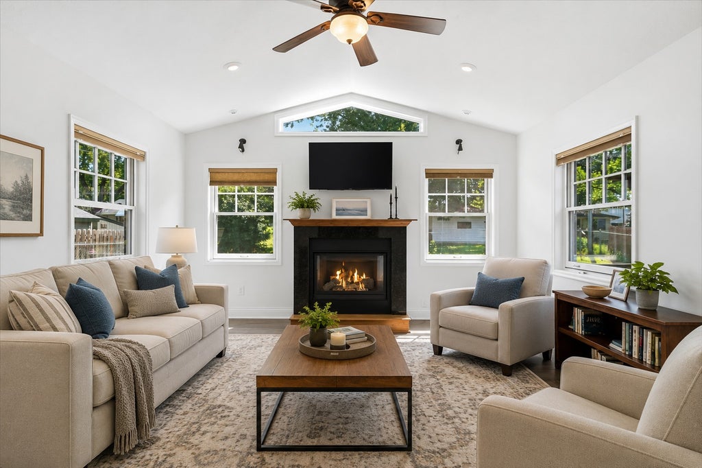 Photo of 8137 16th Avenue S, Bloomington, MN 55425 (MLS # 7106674)