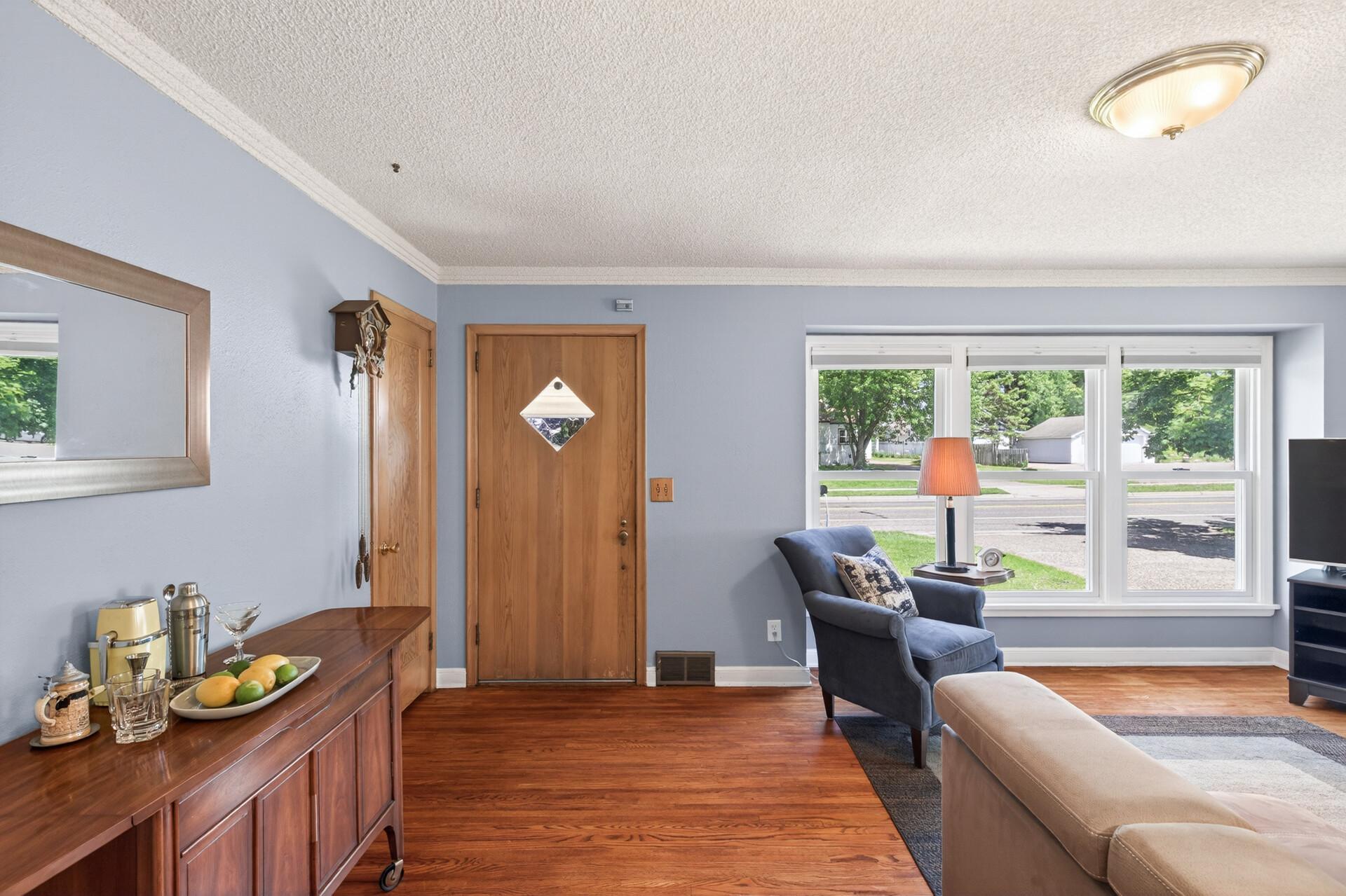 2000 County Road F E
