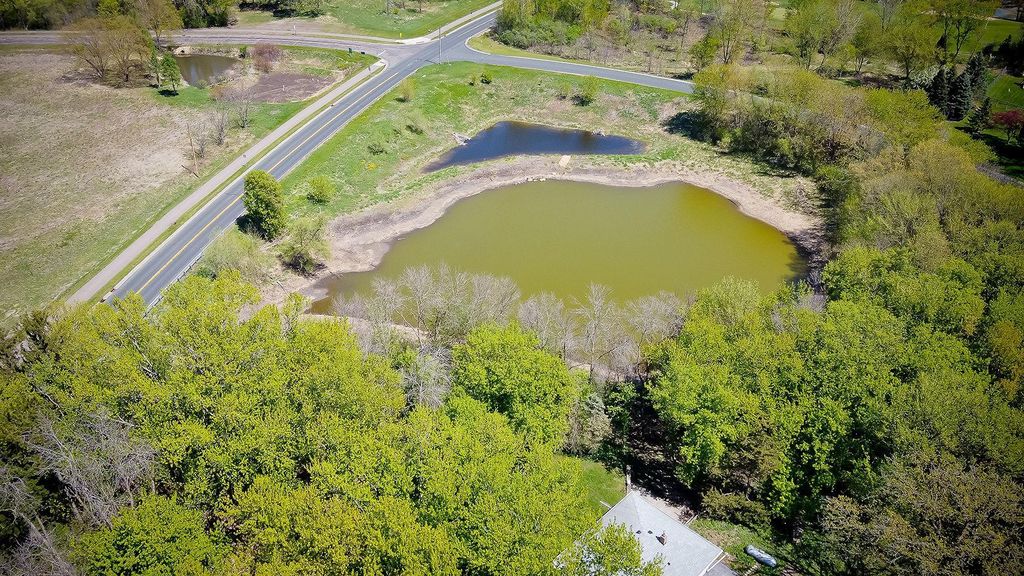 Photo of 8195 College Trail, Inver Grove Heights, MN 55076 (MLS # 7070073)