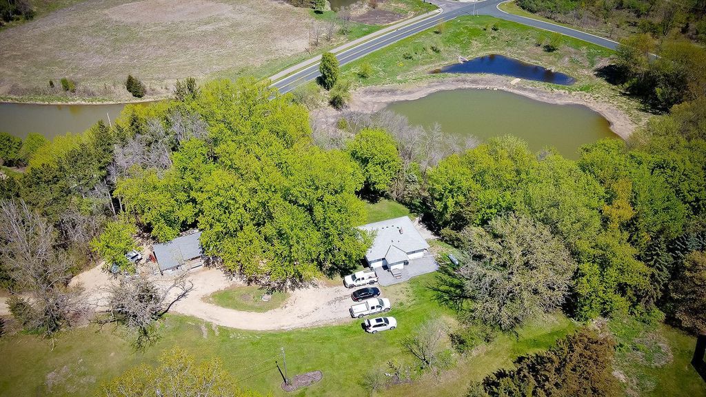 Photo of 8195 College Trail, Inver Grove Heights, MN 55076 (MLS # 7070073)
