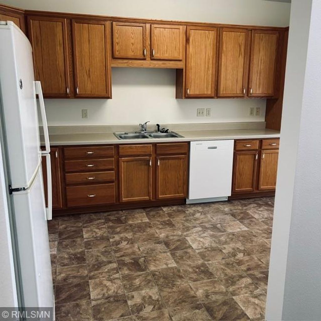 Photo of 8341 Lyndale Avenue S #424, Bloomington, MN 55420 (MLS # 7109056)