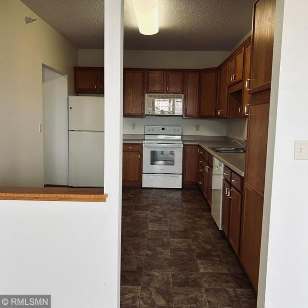 Photo of 8341 Lyndale Avenue S #424, Bloomington, MN 55420 (MLS # 7109056)