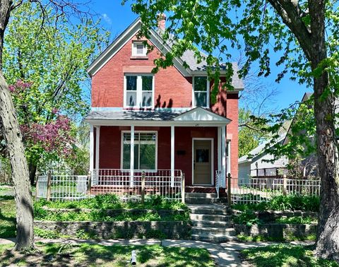 697 Tuscarora Avenue Saint Paul MN 55102