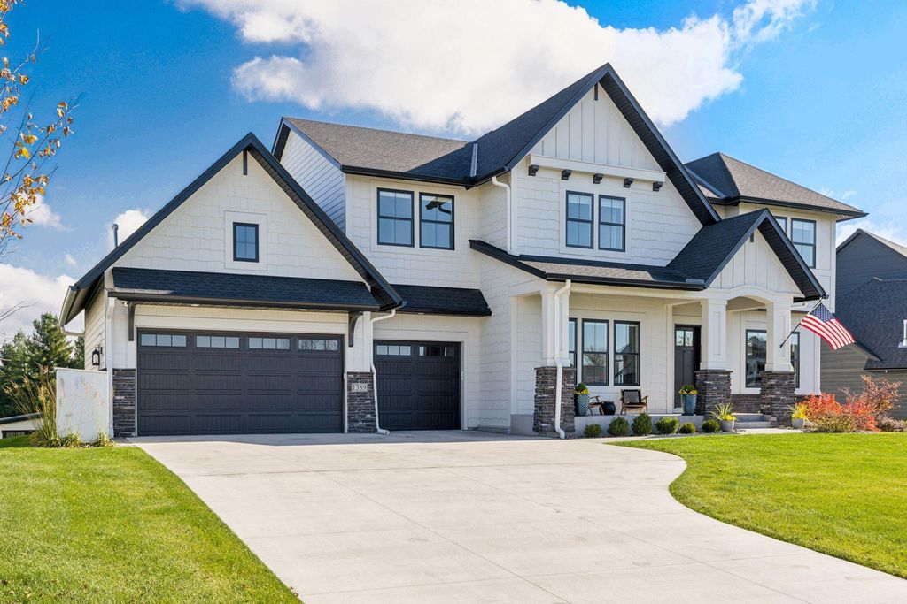 Photo of 1389 Palmer Drive N, Lake Elmo, MN 55042 (MLS # 7001388)