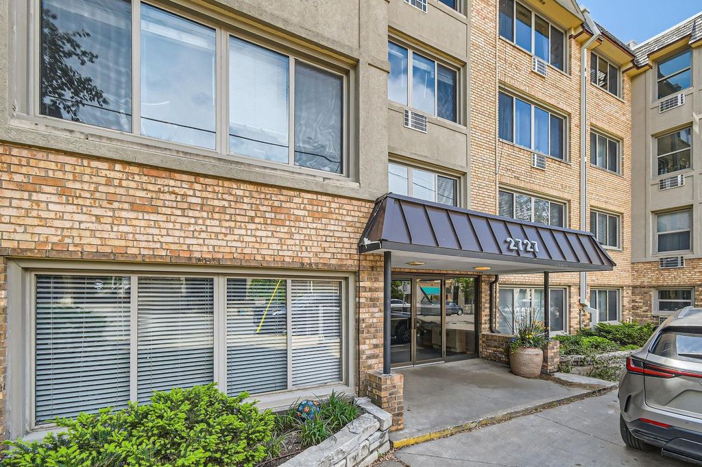 Photo of 2727 W 43rd Street #102, Minneapolis, MN 55410 (MLS # 7113176)