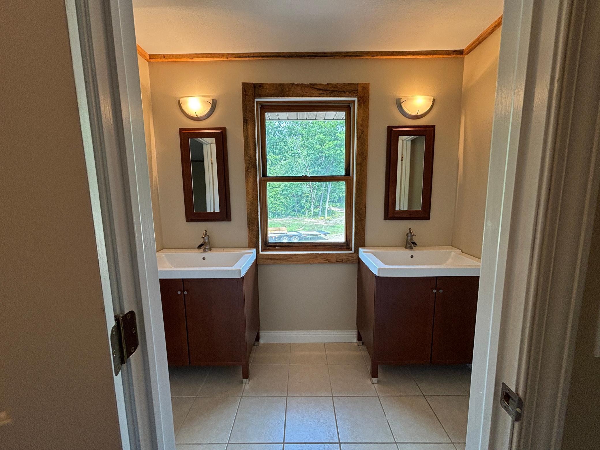 24687 Anchor Inn Rd, Webster, WI, 54893, USA, 8 Bedrooms Bedrooms, ,8 BathroomsBathrooms,Residential,Active,24687 Anchor Inn Rd,7071025