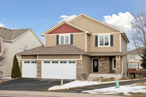 Photo of 1460 Jersey Way, Chanhassen, MN 55317 (MLS # 7006921)