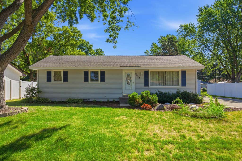 Photo of 9442 Saratoga Lane N, Maple Grove, MN 55369 (MLS # 7123011)