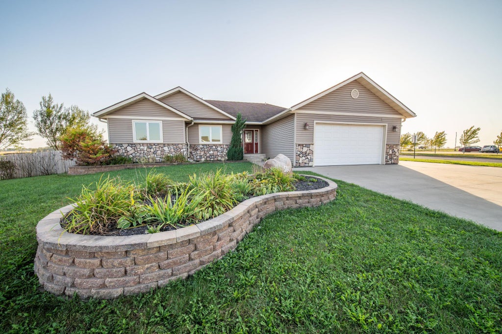 Photo of 580 Canyon Lane NW, Eyota, MN 55934 (MLS # 7106608)