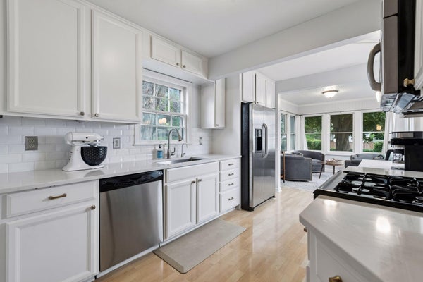 4237 ABBOTT AVE N, MINNEAPOLIS, MN 55422 - Image 2edfdb83f96706c1007acf5f416fe058/4164845209