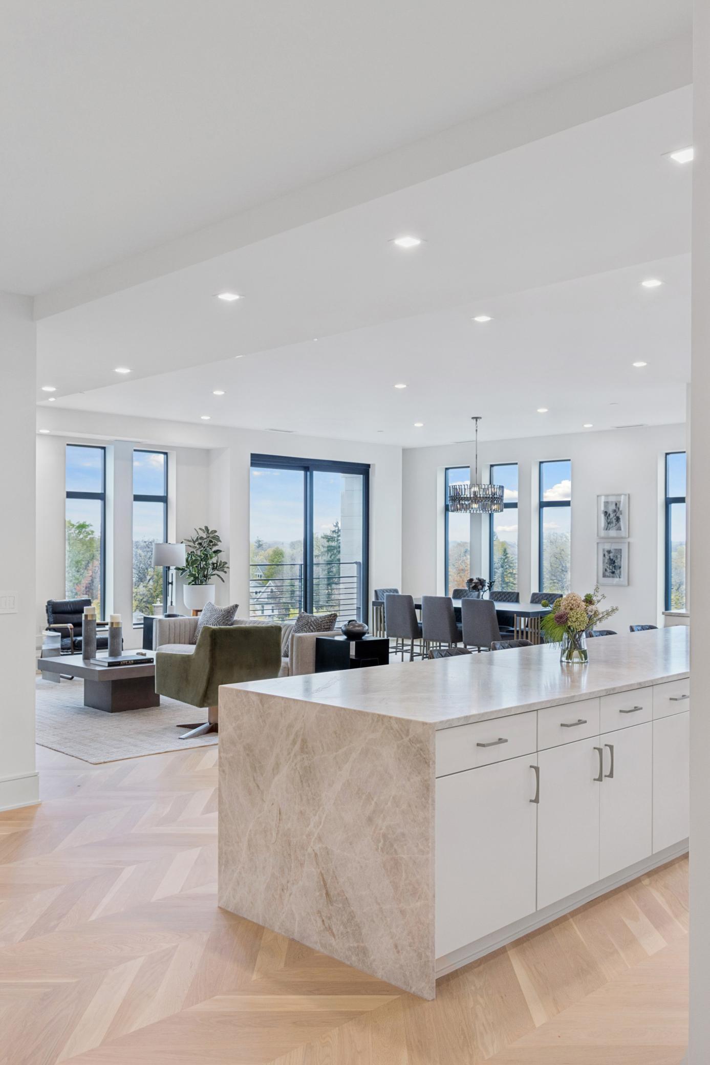 3041 Holmes Avenue S 501