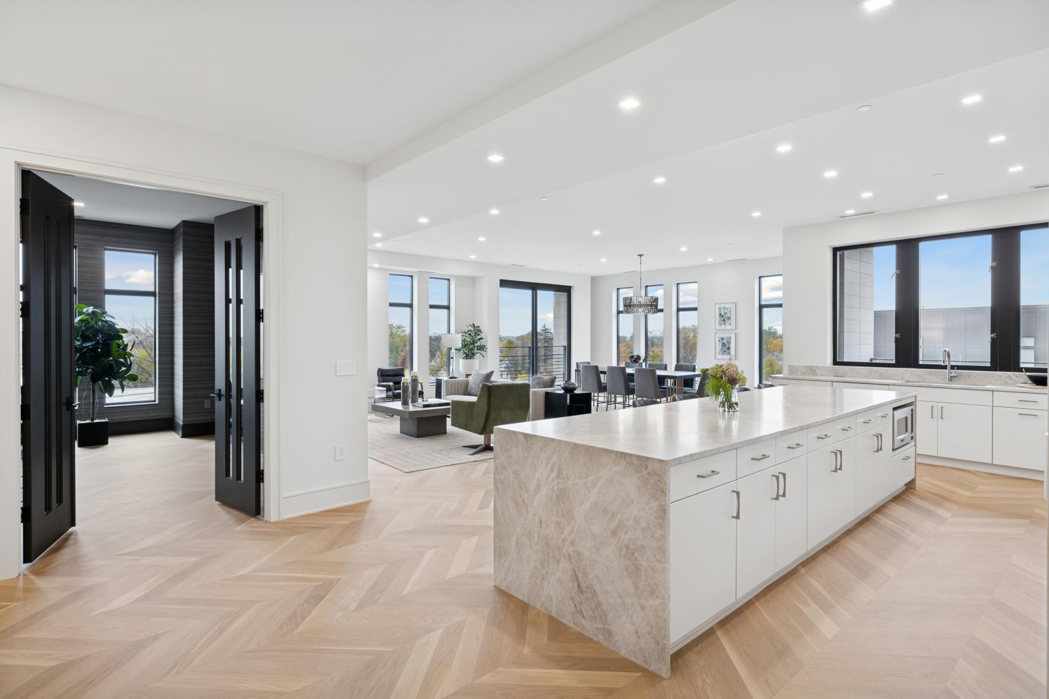 3041 Holmes Avenue S 501