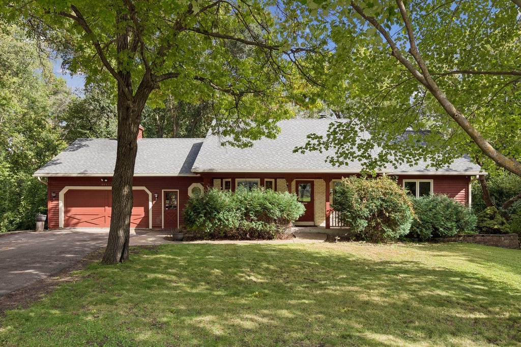 Photo of 2815 Saddlebrook Circle, Minnetonka, MN 55305 (MLS # 7147024)
