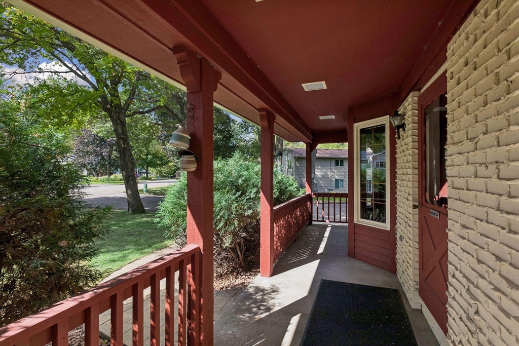 Photo of 2815 Saddlebrook Circle, Minnetonka, MN 55305 (MLS # 7147024)