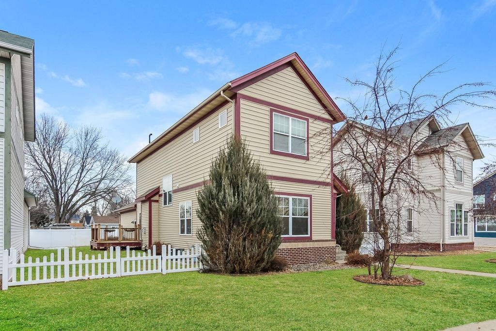 Photo of 1304 50th Avenue N, Minneapolis, MN 55430 (MLS # 7031379)