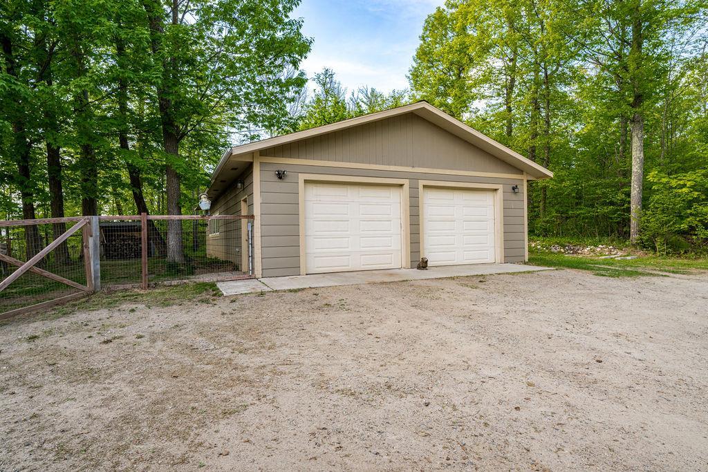 18227 US Highway 169