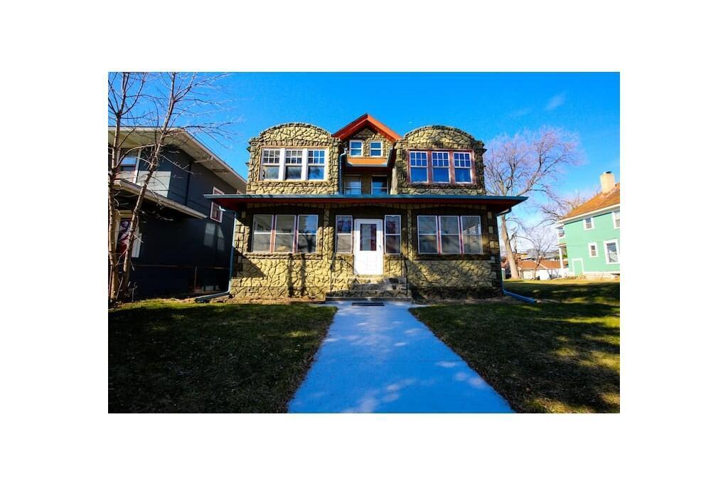 Photo of 911 Dayton Avenue, Saint Paul, MN 55104 (MLS # 7157607)