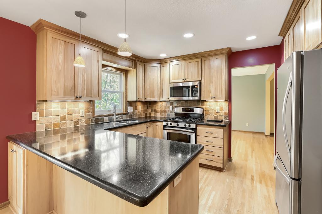 Photo of 1568 Ashbury Place, Eagan, MN 55122 (MLS # 7162226)