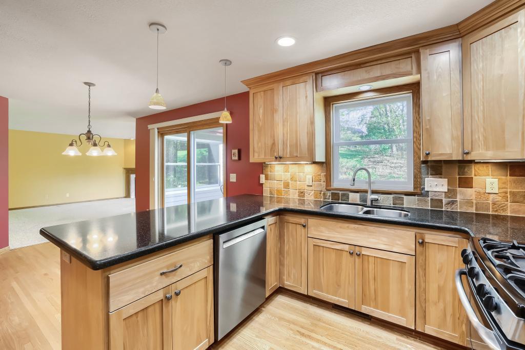 Photo of 1568 Ashbury Place, Eagan, MN 55122 (MLS # 7162226)