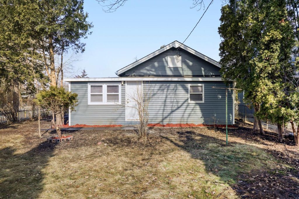 Photo of 1978 Utica Avenue, Saint Paul, MN 55119 (MLS # 7033790)